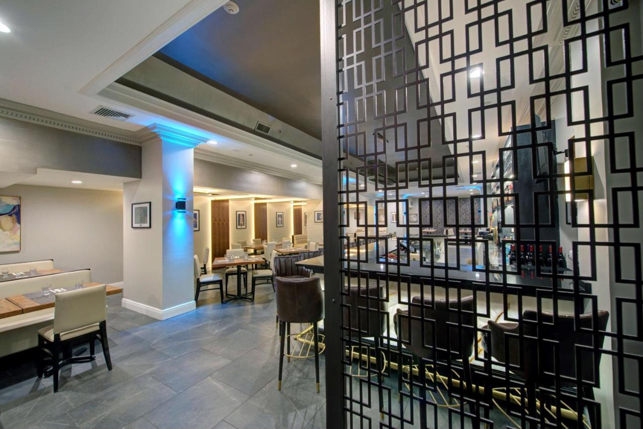 เดอะโรสลิน, ทาเพสทรี คอลเล็กชั่น บาย ฮิลตัน Hotel Roslyn ภายนอก รูปภาพ