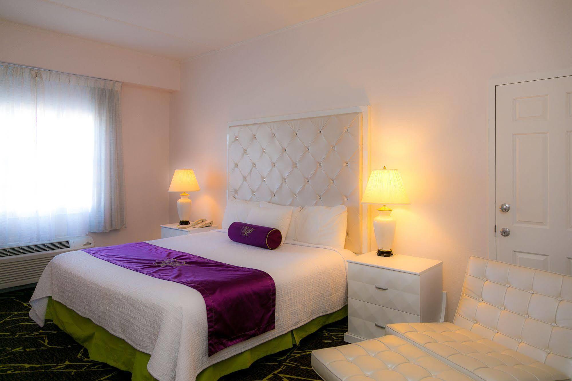 เดอะโรสลิน, ทาเพสทรี คอลเล็กชั่น บาย ฮิลตัน Hotel Roslyn ภายนอก รูปภาพ